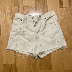 Daisy cream Jean shorts